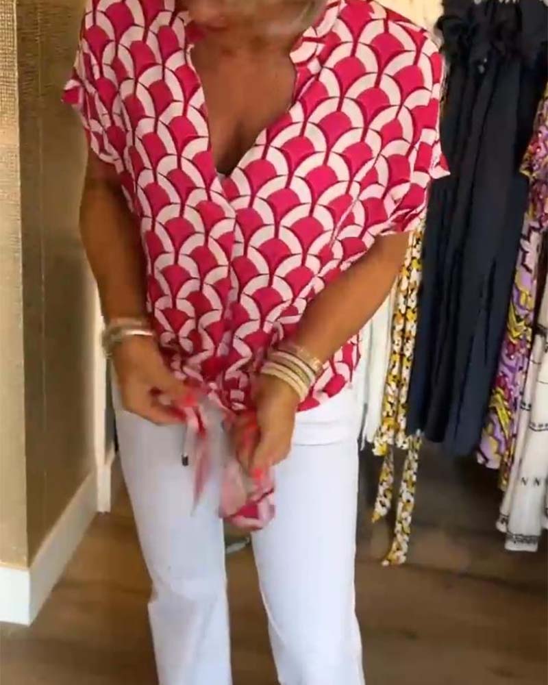 חולצה קז'ואל עם שרוולים קצרים וצווארון V מודפס