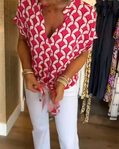 חולצה קז'ואל עם שרוולים קצרים וצווארון V מודפס