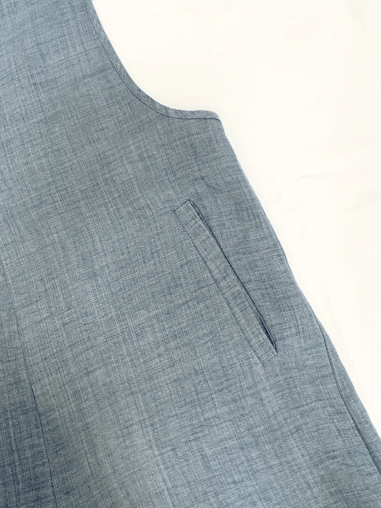 אניה - אוברול אופנתי וקליל עם כיסים לנוחות מקסימלית