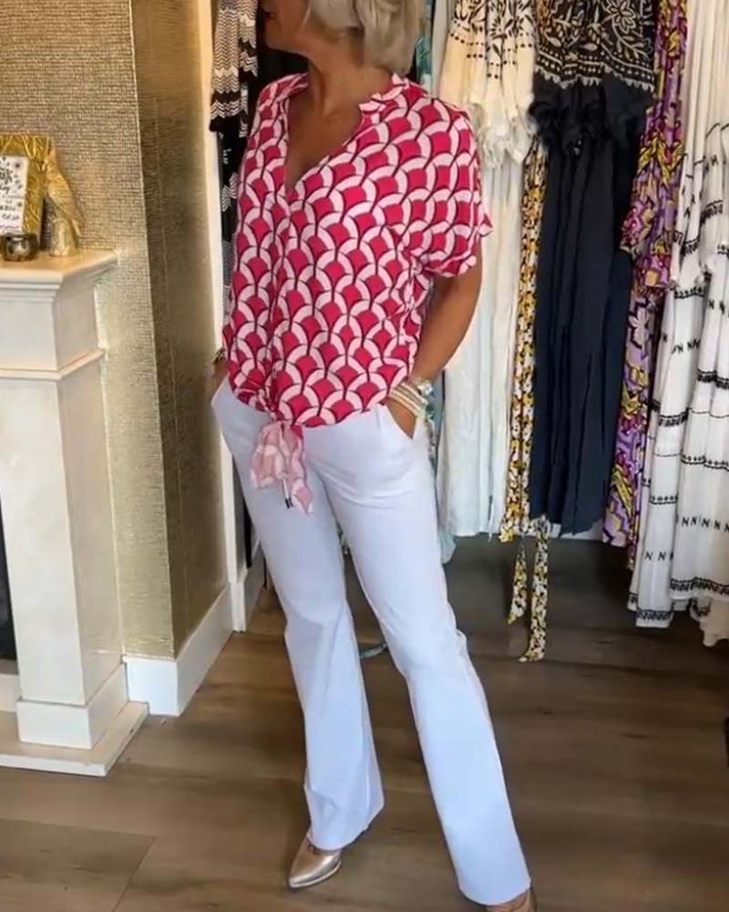 חולצה קז'ואל עם שרוולים קצרים וצווארון V מודפס