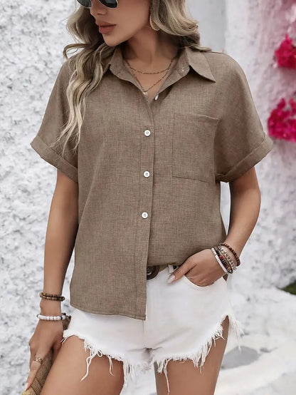 Avina - חולצה אלגנטית עם שרוולים קצרים וכיס לסטייל מושלם