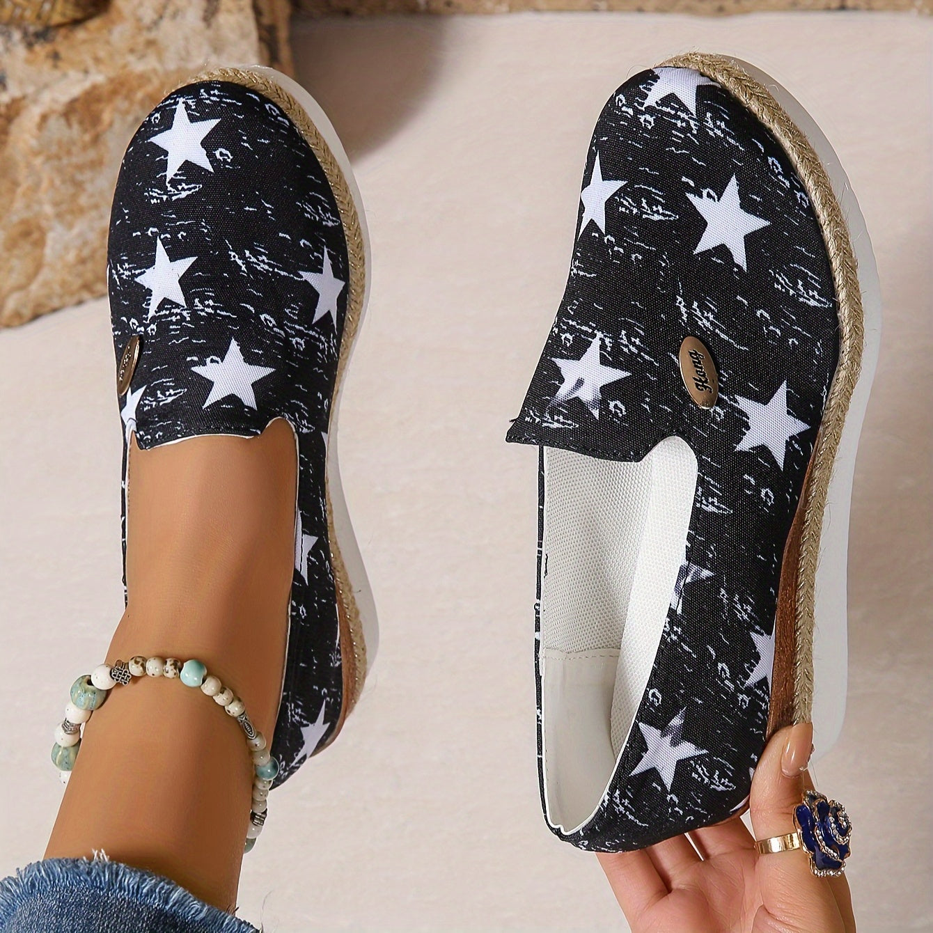 נעלי אריאדנה אופנתיות ואורטופדיות לנוחות מושלמת