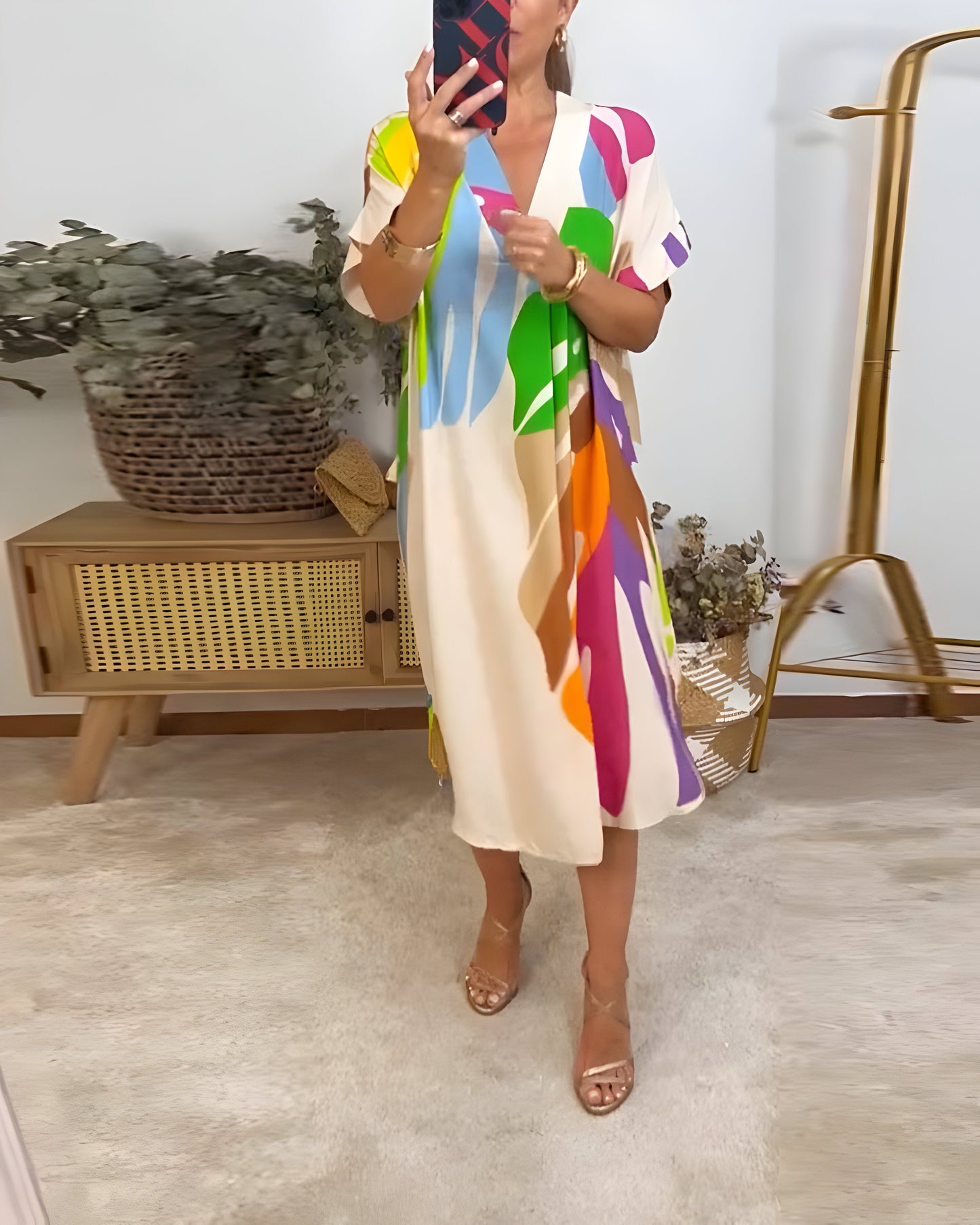 Ailsa - שמלת קז'ואל צבעונית עם הדפס עלים מרהיב