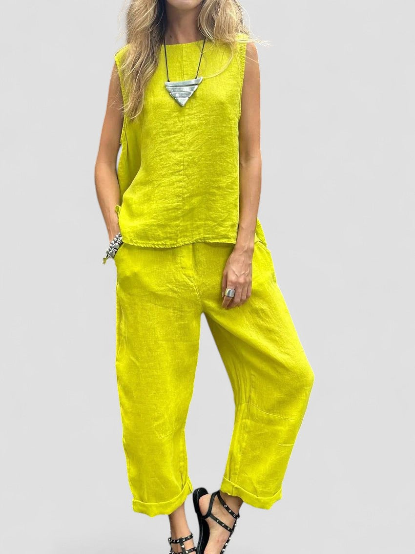 Ailith - טרנדי וחלק עם חולצה ללא שרוולים ומכנסיים נוחים ליום מושלם