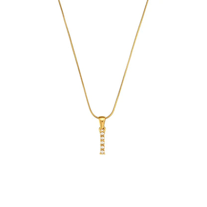 שרשרת אלגנטית עם אותיות וחרוזים טבעיים מצופים בזהב 18 קראט