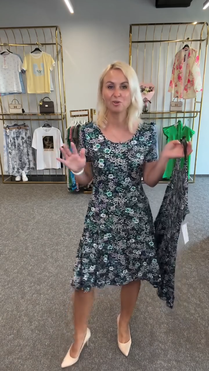 Ainsley - שמלת מודפסת עם צווארון עגול אופנתי ואלגנטי