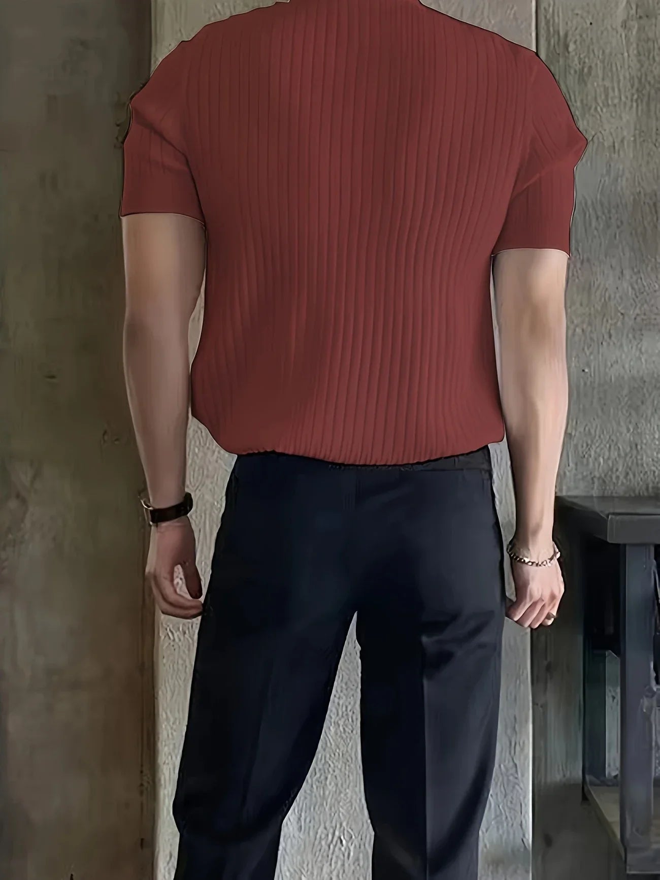 חולצת פולו קצרה וקז'ואלית של אוגסטין - סגנון נוח ואלגנטי