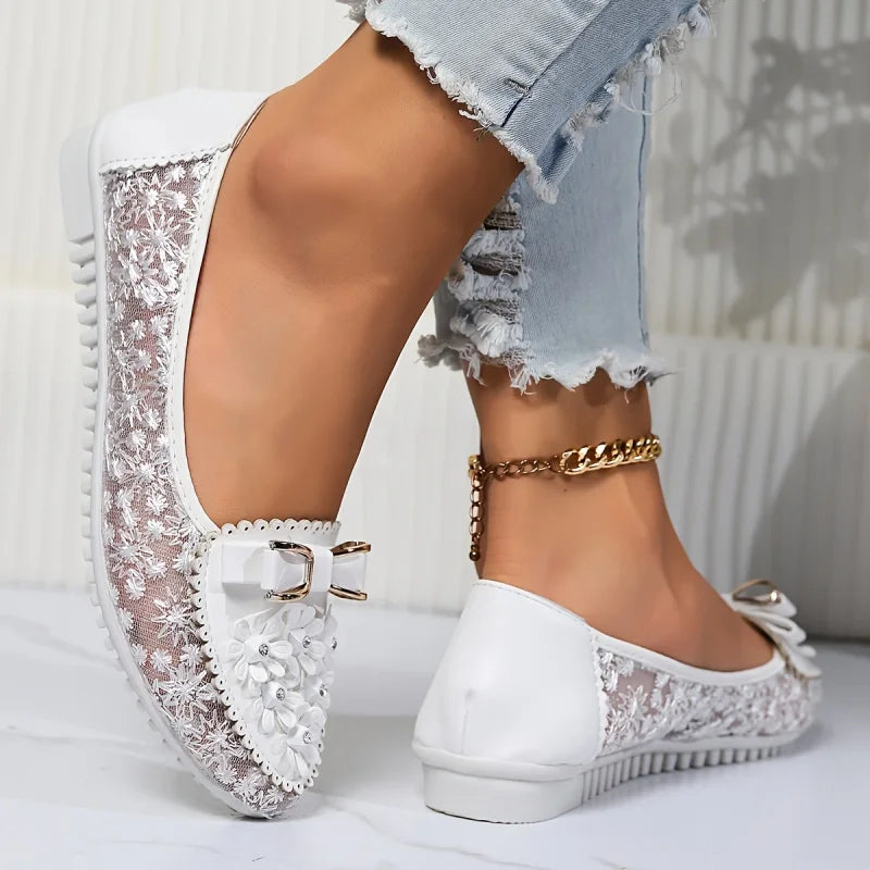 Brielle - סנדל אורתופדי מעוצב עם שרוכים לנוחות וסטייל