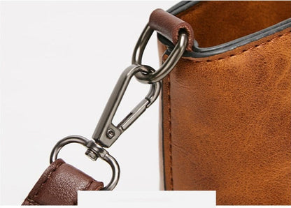 תיק כתף מעור איכותי בעיצוב ייחודי של Britney