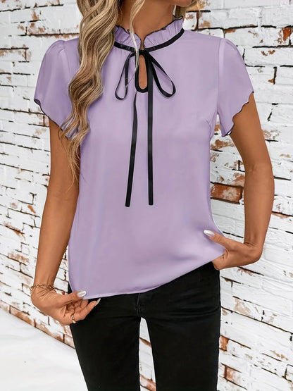 Bethany - חולצת טי קצרה וסטיילית עם עיצוב בלוק צבעים אלגנטי