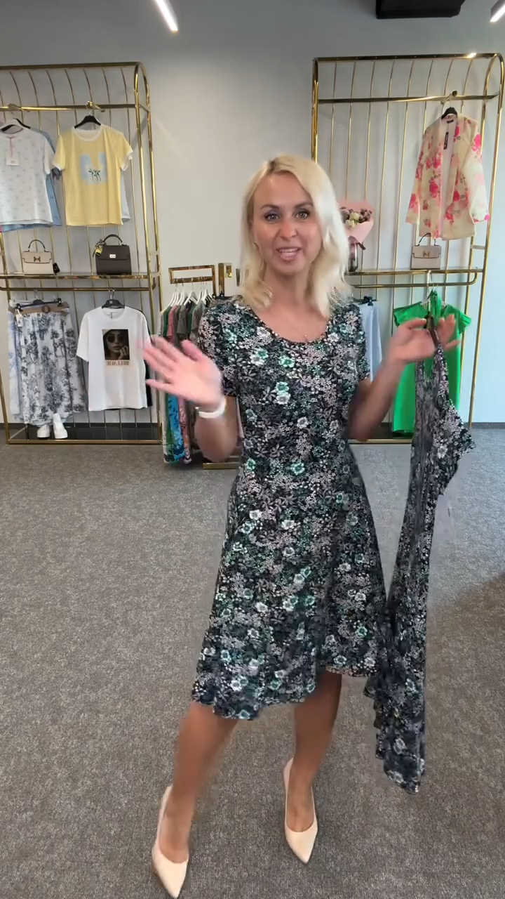 Ainsley - שמלת מודפסת עם צווארון עגול אופנתי ואלגנטי