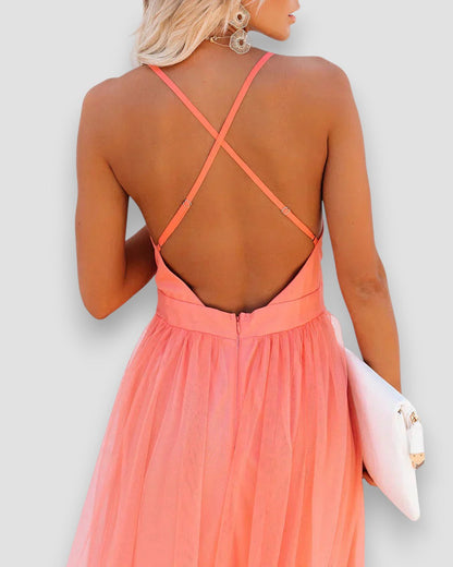 שמלת ערב נשפכת בגוון אפרסק רומנטי