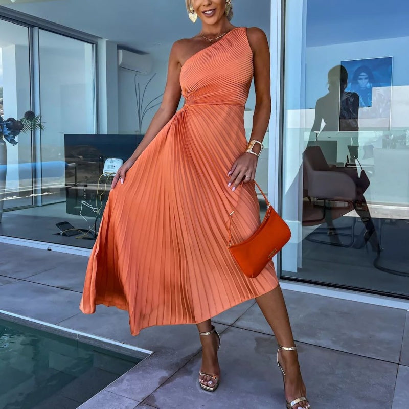 Breena - שמלת מקסי אופנתית עם כתף אחת וקפלים לסטייל בלתי נשכח