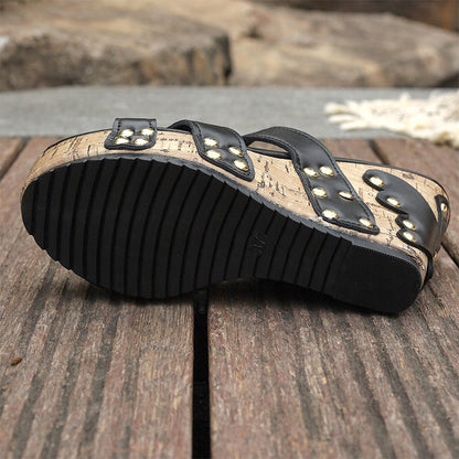 סנדלי עקב פלטפורמה לנשים – יופי ונוחות ביומיום