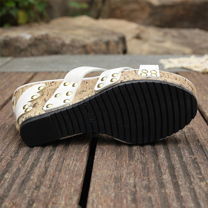 סנדלי עקב פלטפורמה לנשים – יופי ונוחות ביומיום